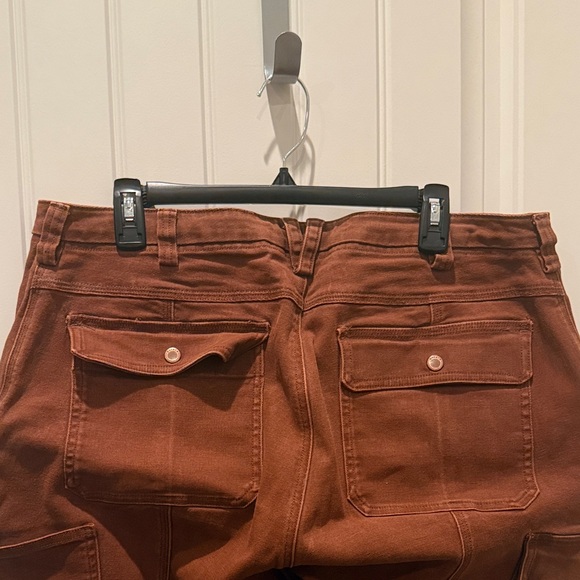 Duluth Trading Co Women's Rust Cargo Jeans - Picture 5 of 7
